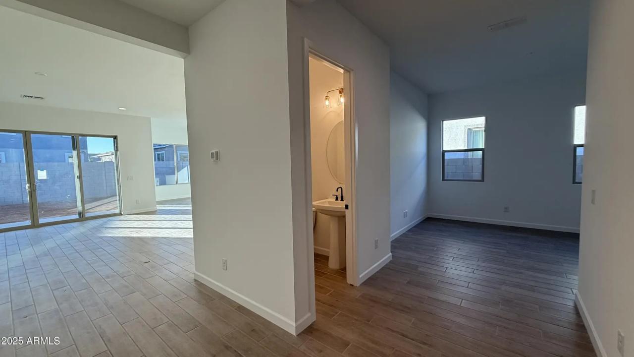 Real Estate Picture 15