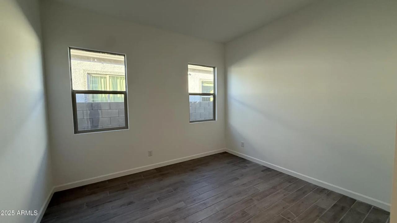 Real Estate Picture 16