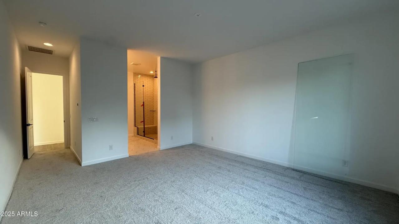 Real Estate Picture 23