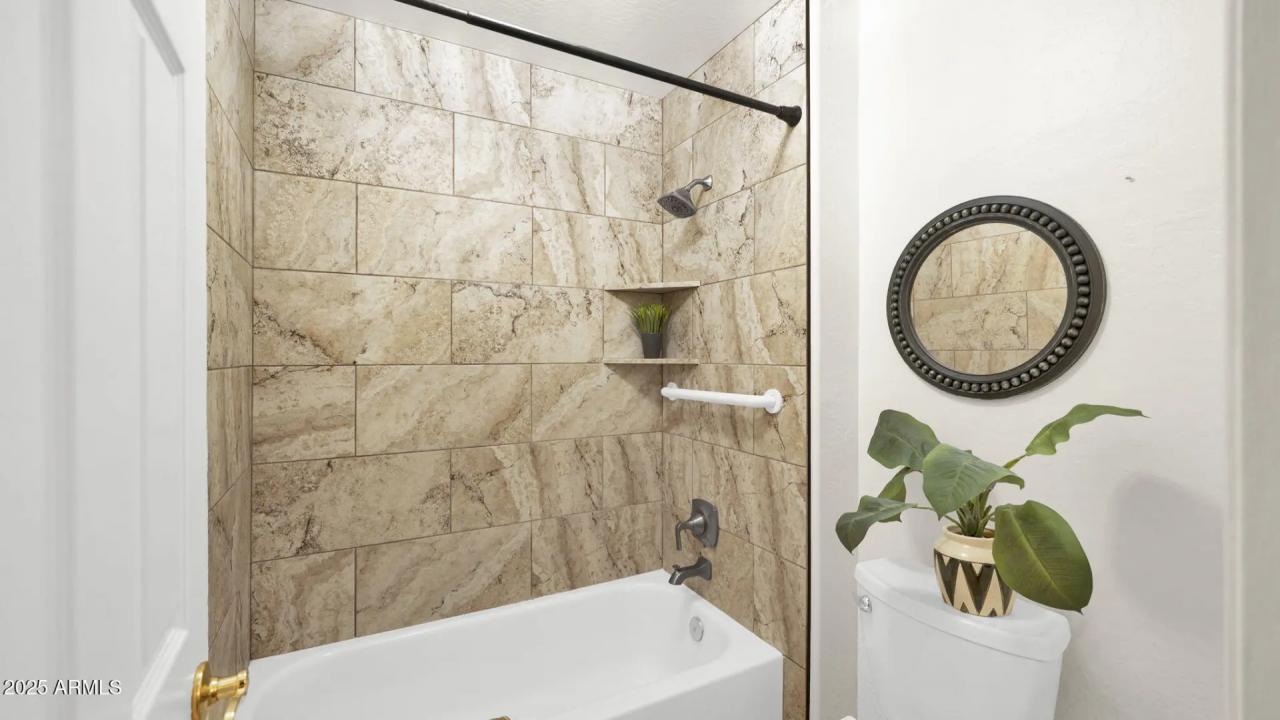 Real Estate Picture 50