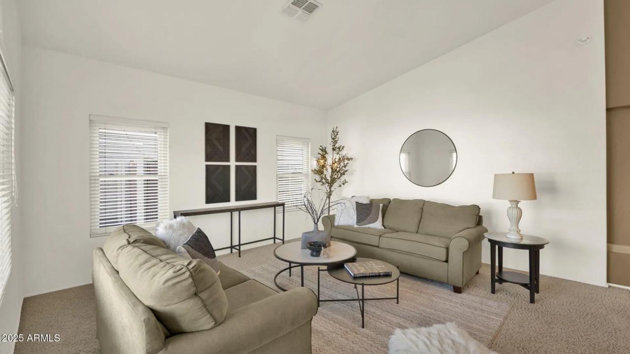 Real Estate Picture 12