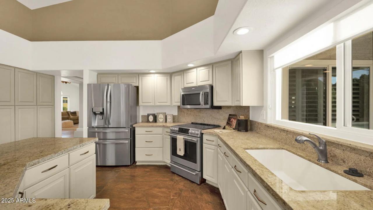 Real Estate Picture 23