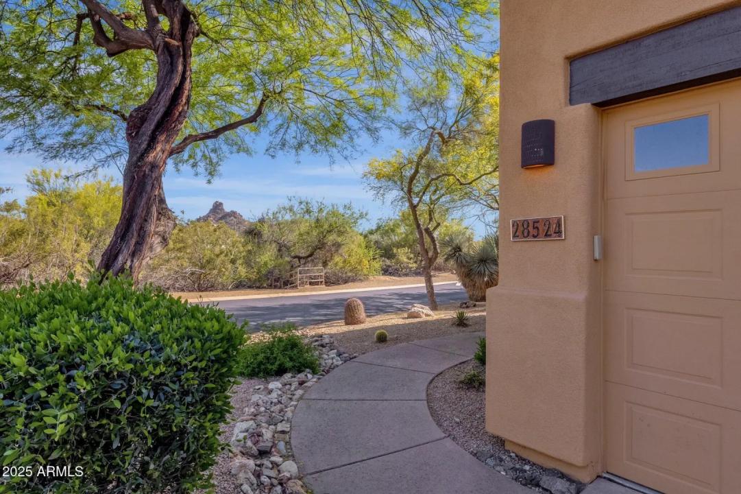 Real Estate Picture 4