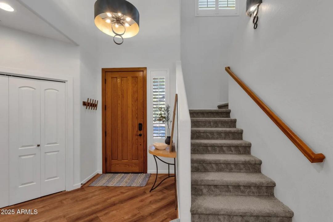 Real Estate Picture 7