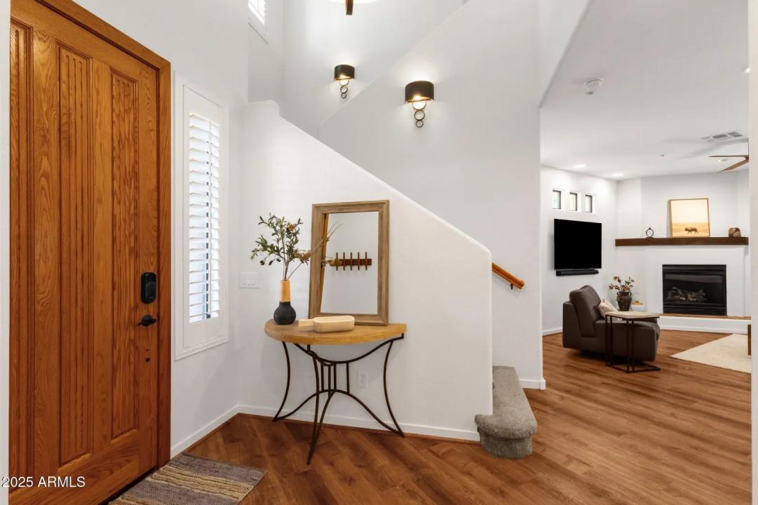 Real Estate Picture 8