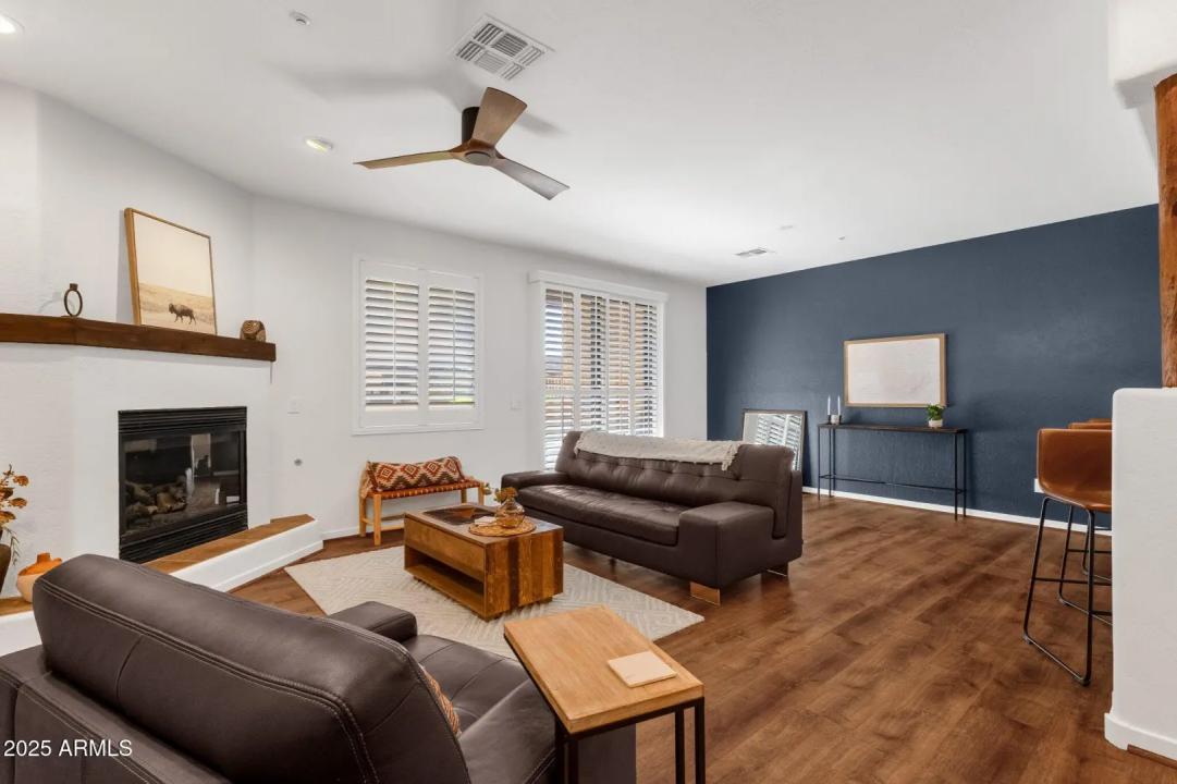 Real Estate Picture 11