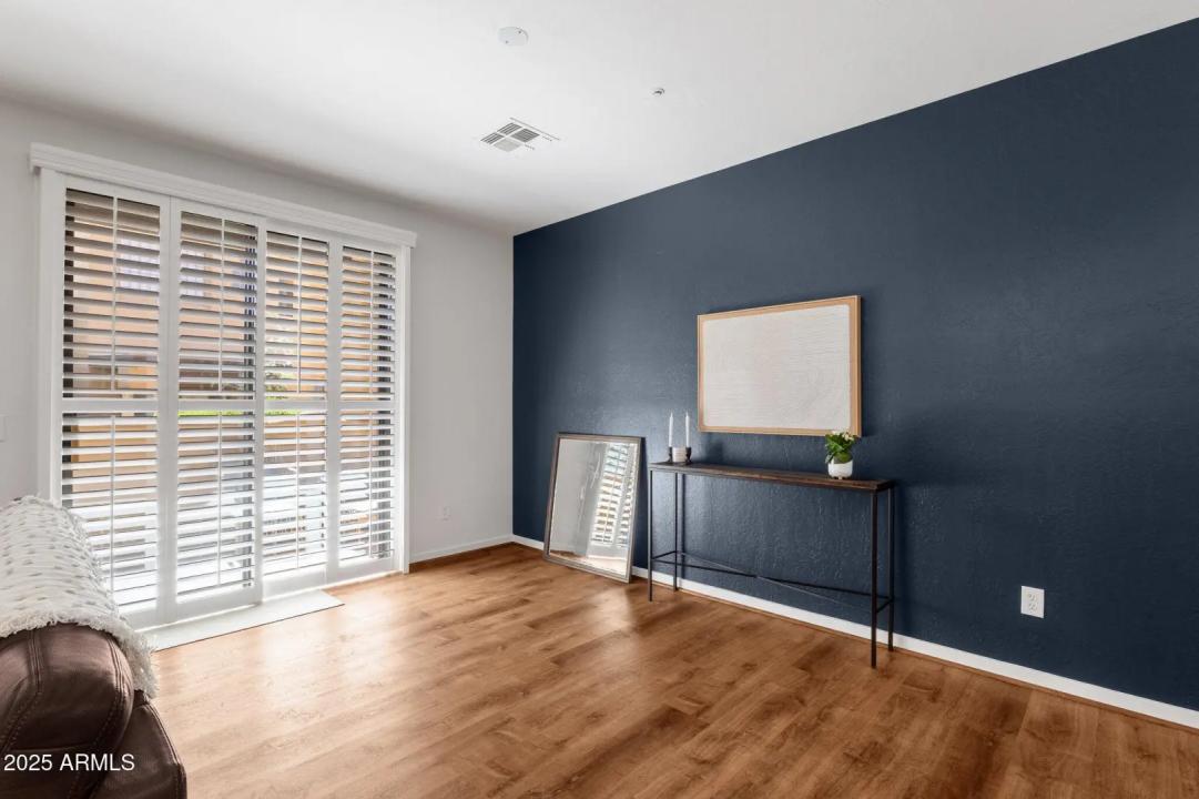 Real Estate Picture 12