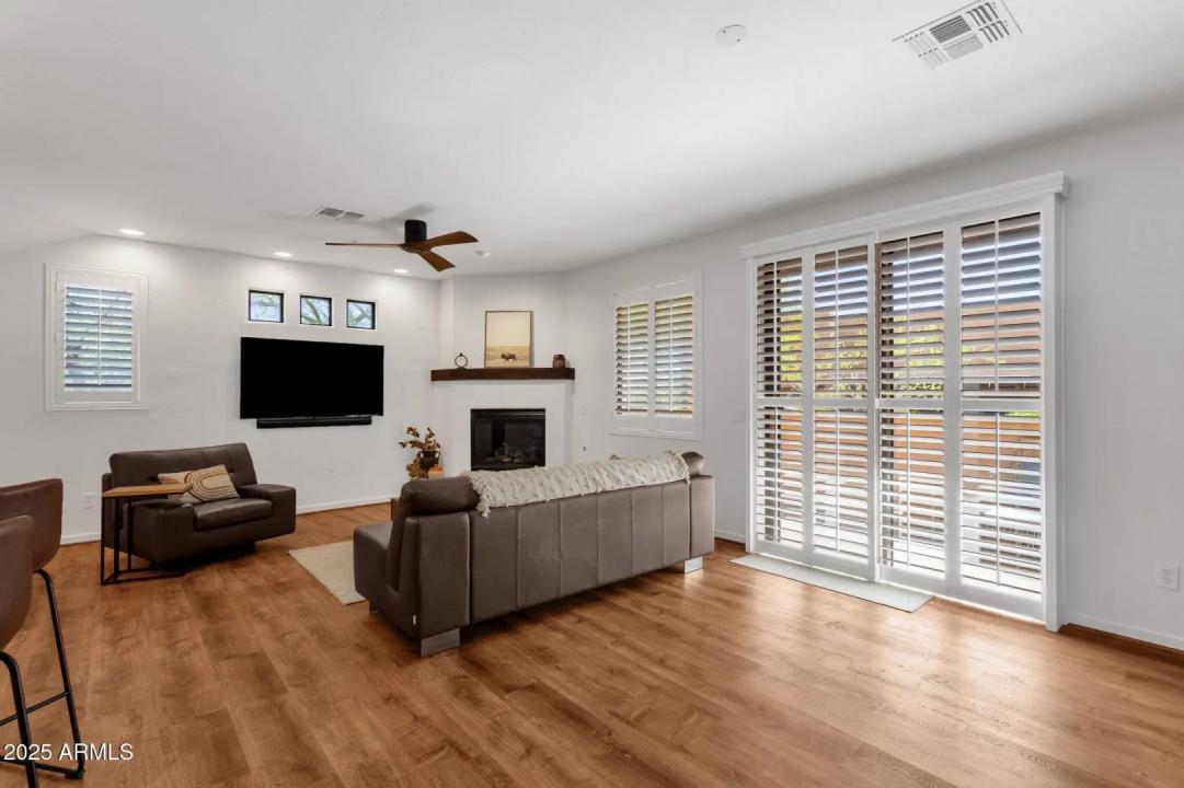 Real Estate Picture 13