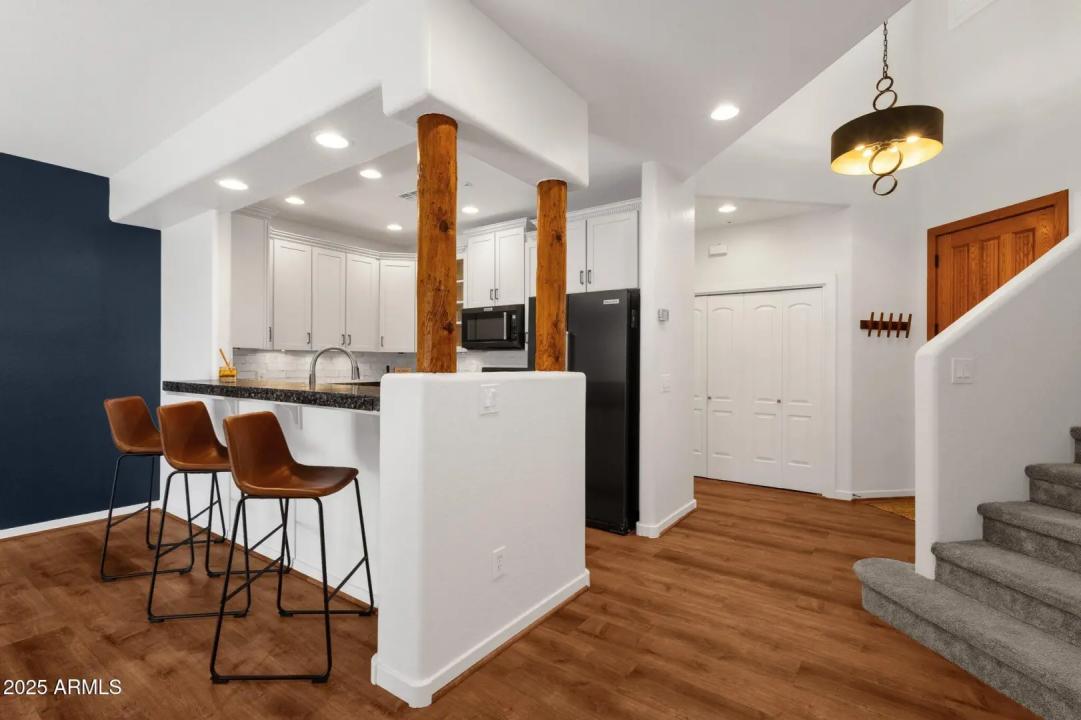 Real Estate Picture 16
