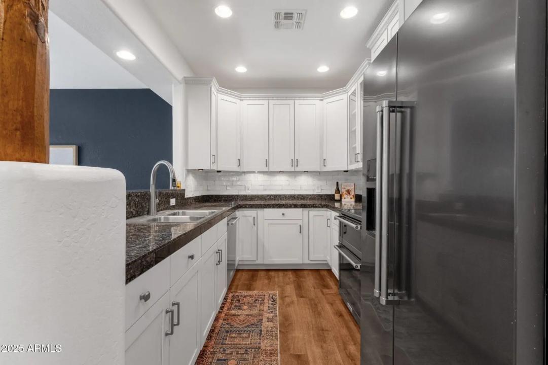Real Estate Picture 17