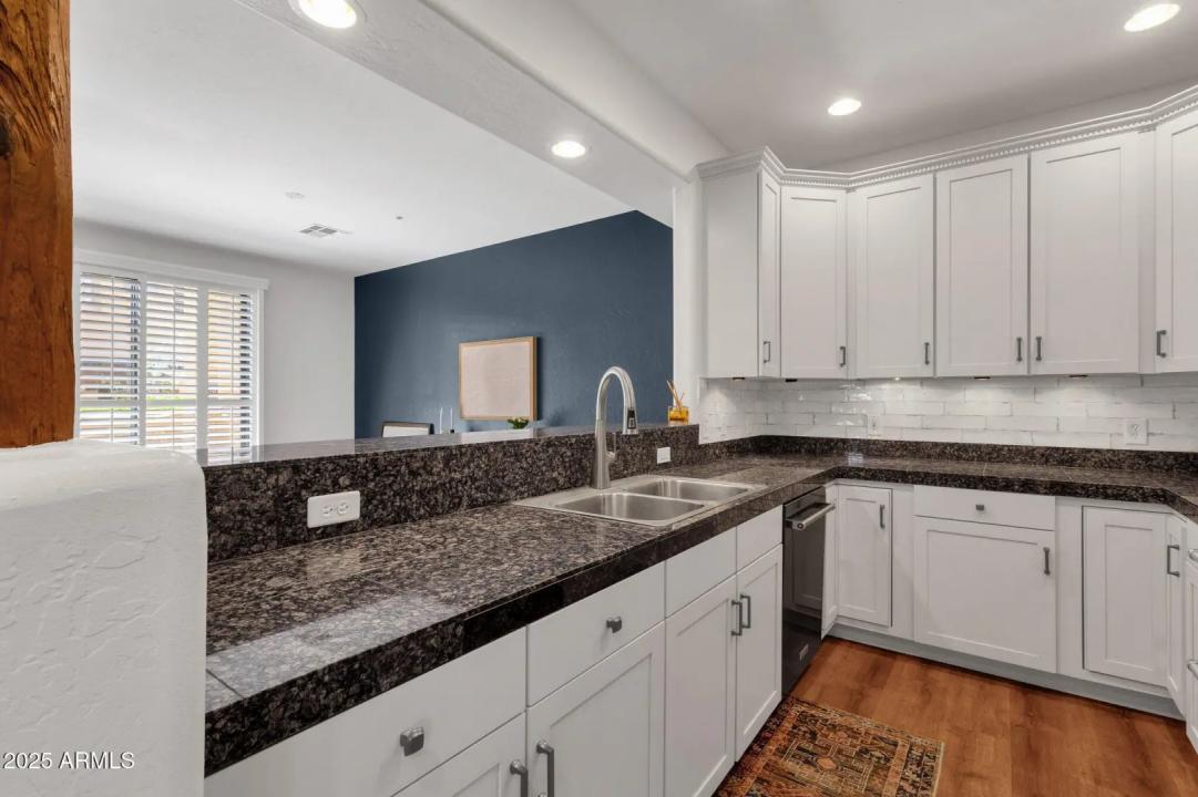 Real Estate Picture 18