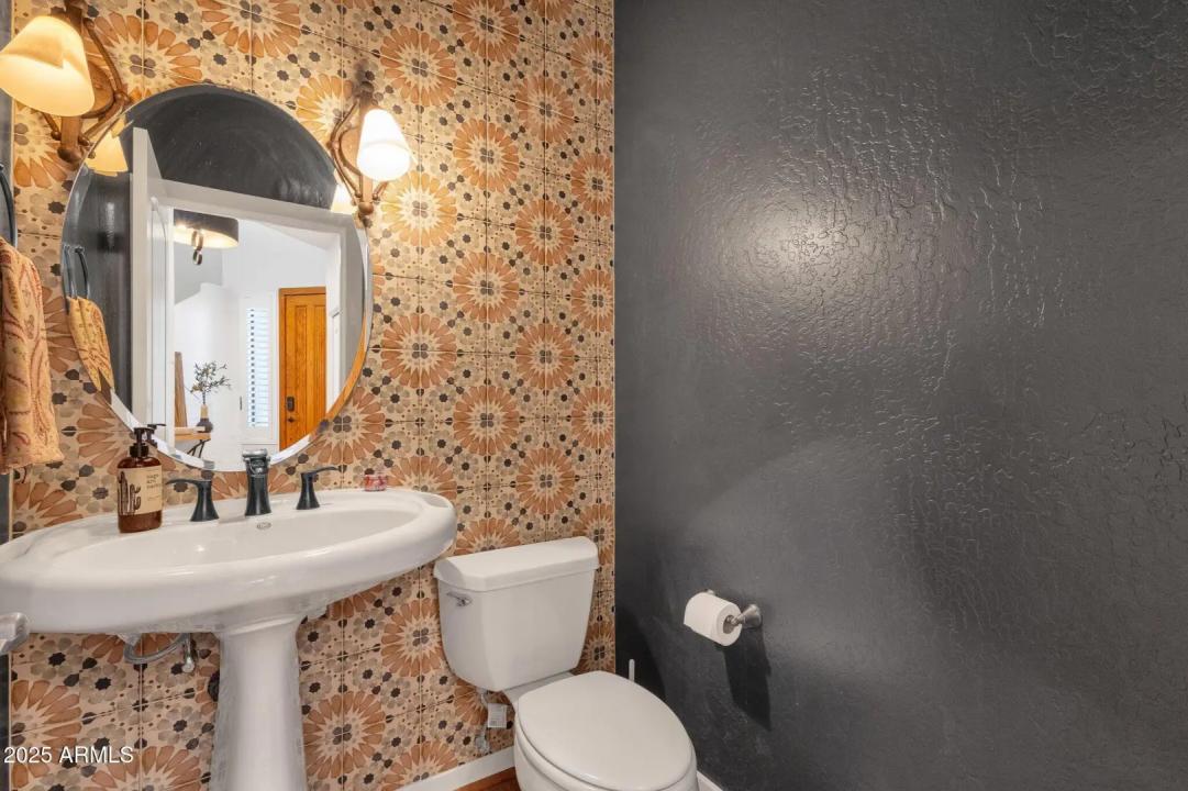 Real Estate Picture 24
