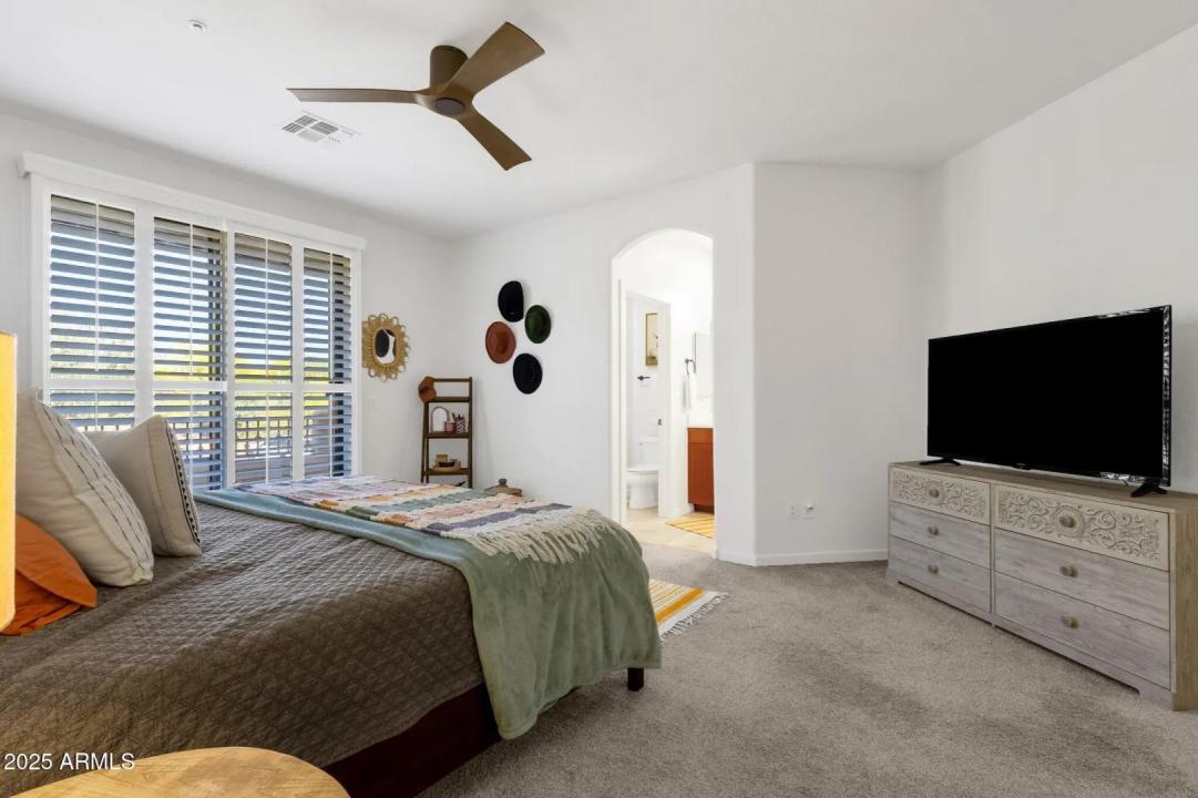 Real Estate Picture 33