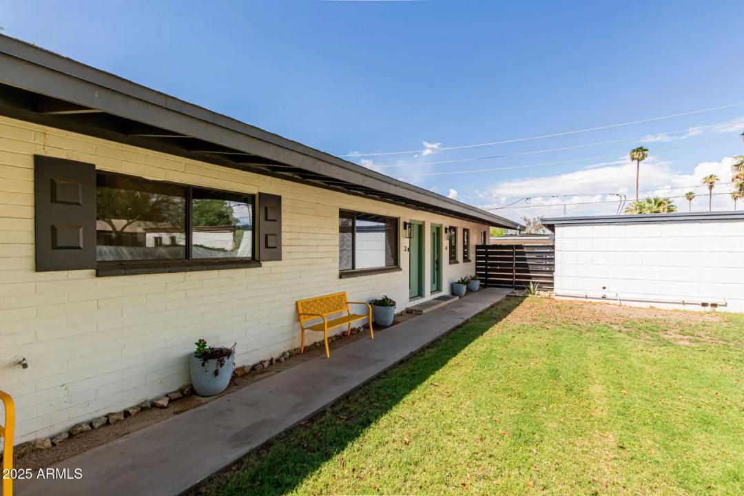 Real Estate Picture 3