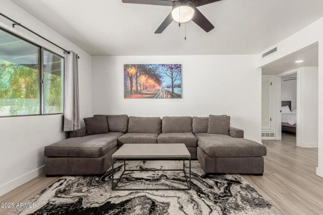 Real Estate Picture 5