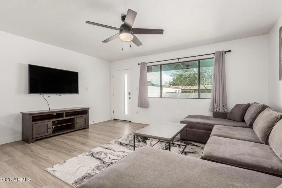 Real Estate Picture 6