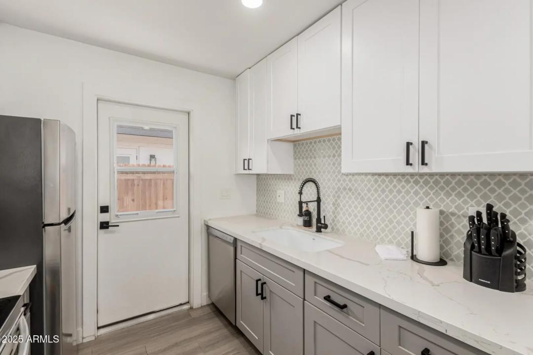 Real Estate Picture 14
