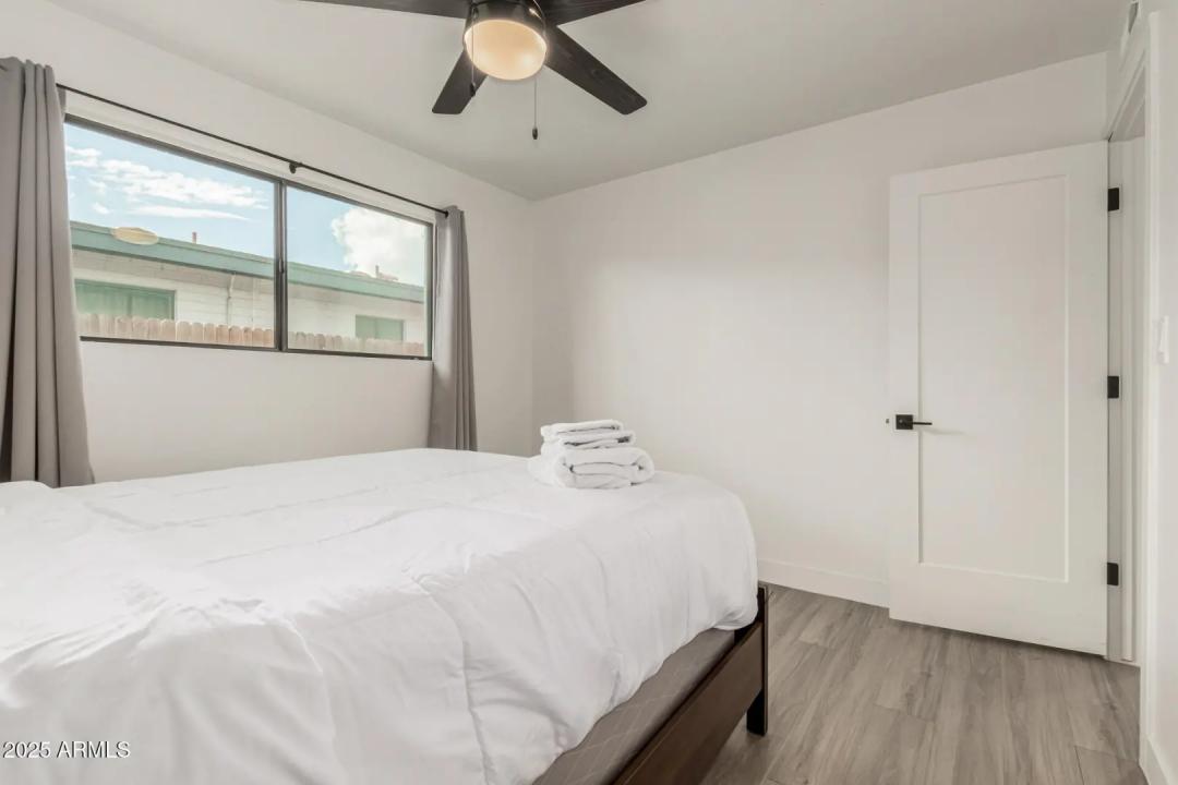 Real Estate Picture 17