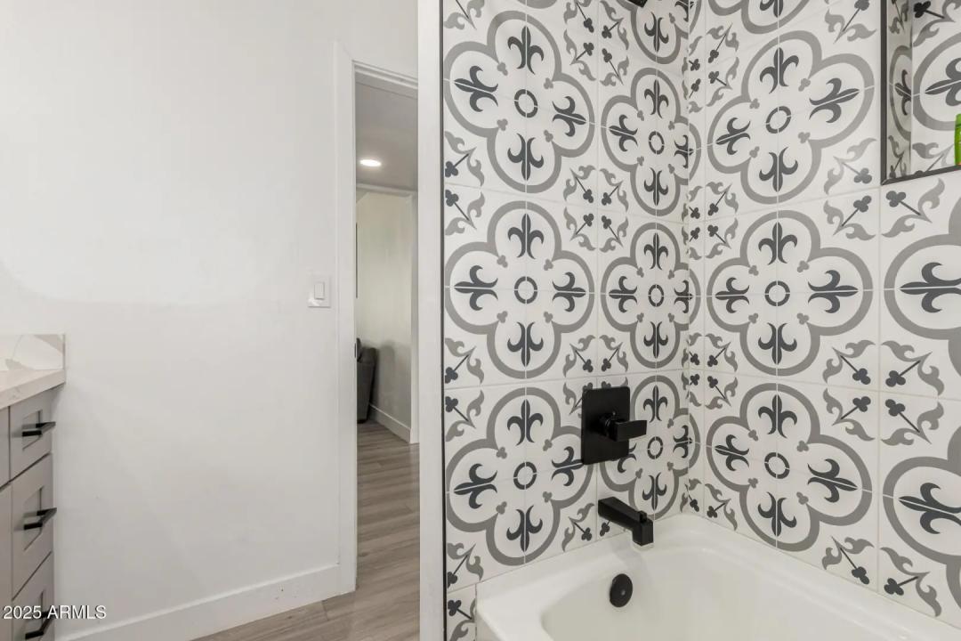 Real Estate Picture 21