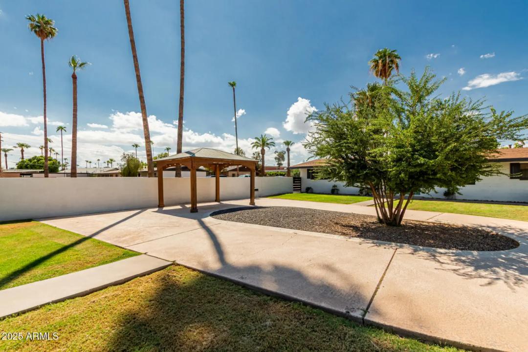 Real Estate Picture 28
