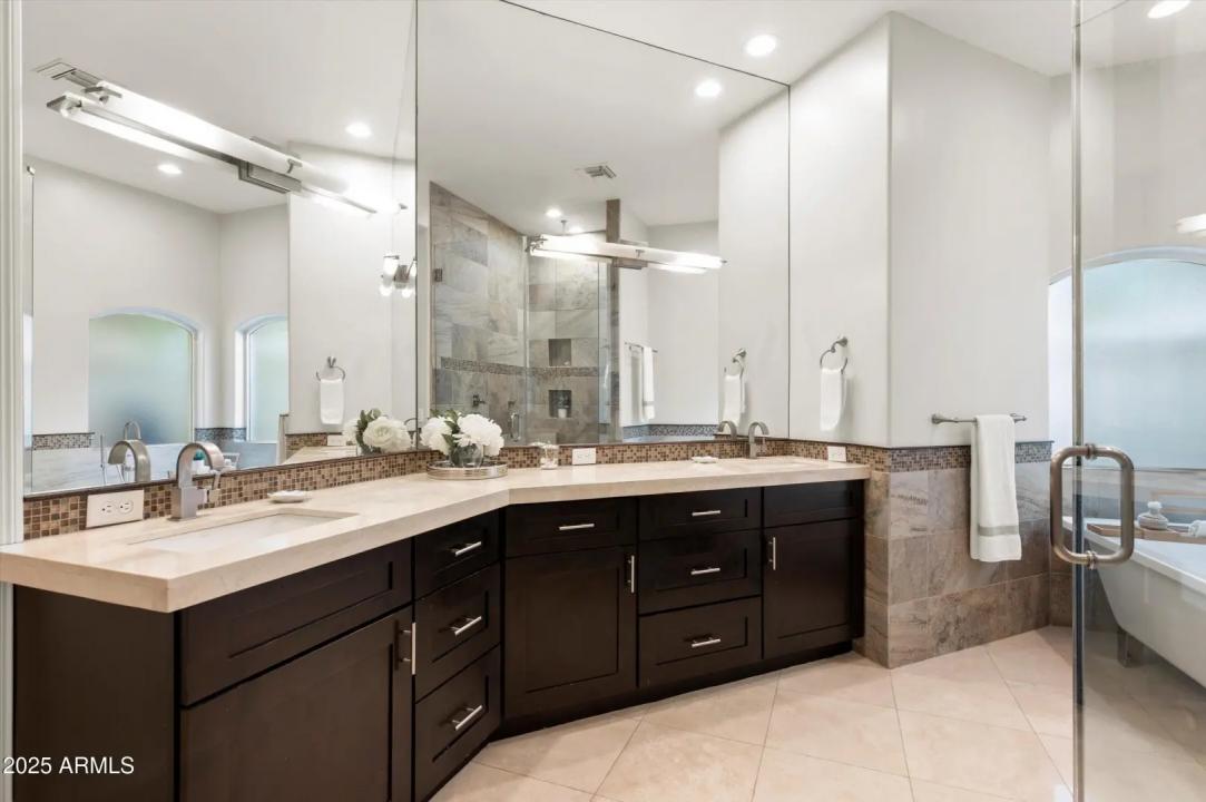 Real Estate Picture 26