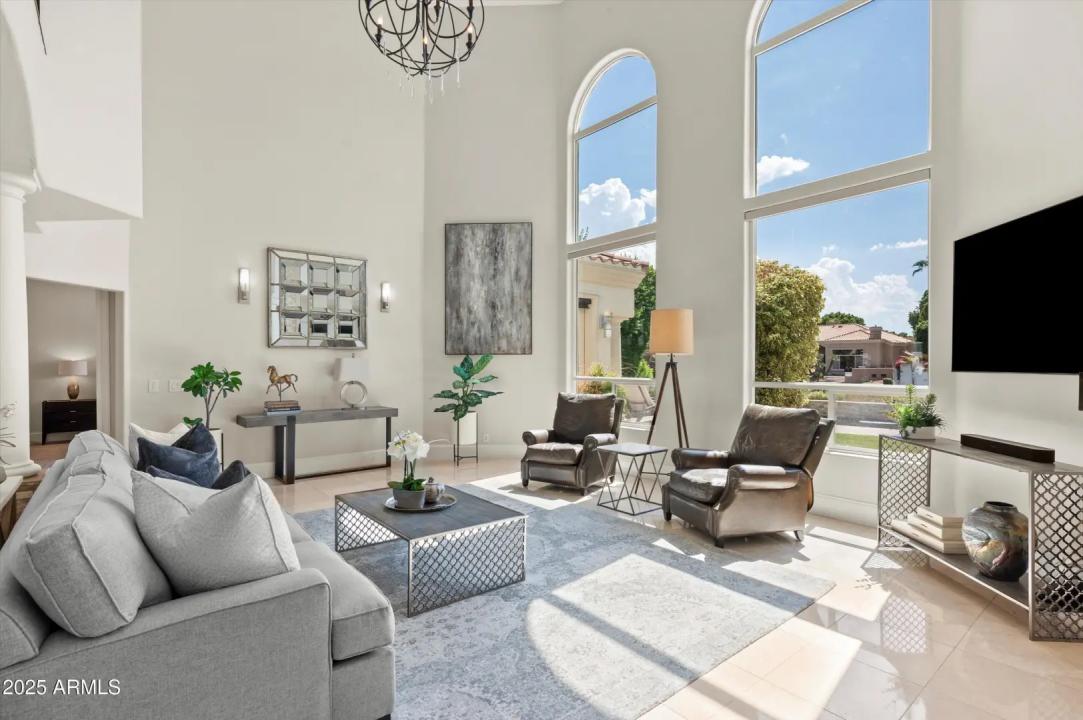 Real Estate Picture 10