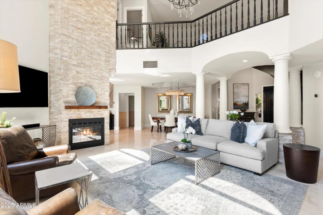 Real Estate Picture 11