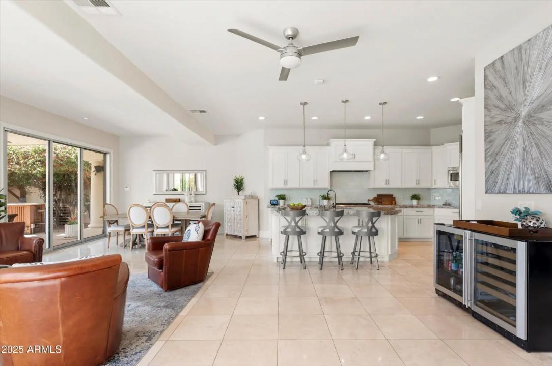 Real Estate Picture 12