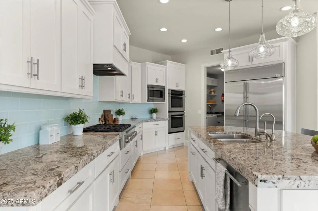 Real Estate Picture 19