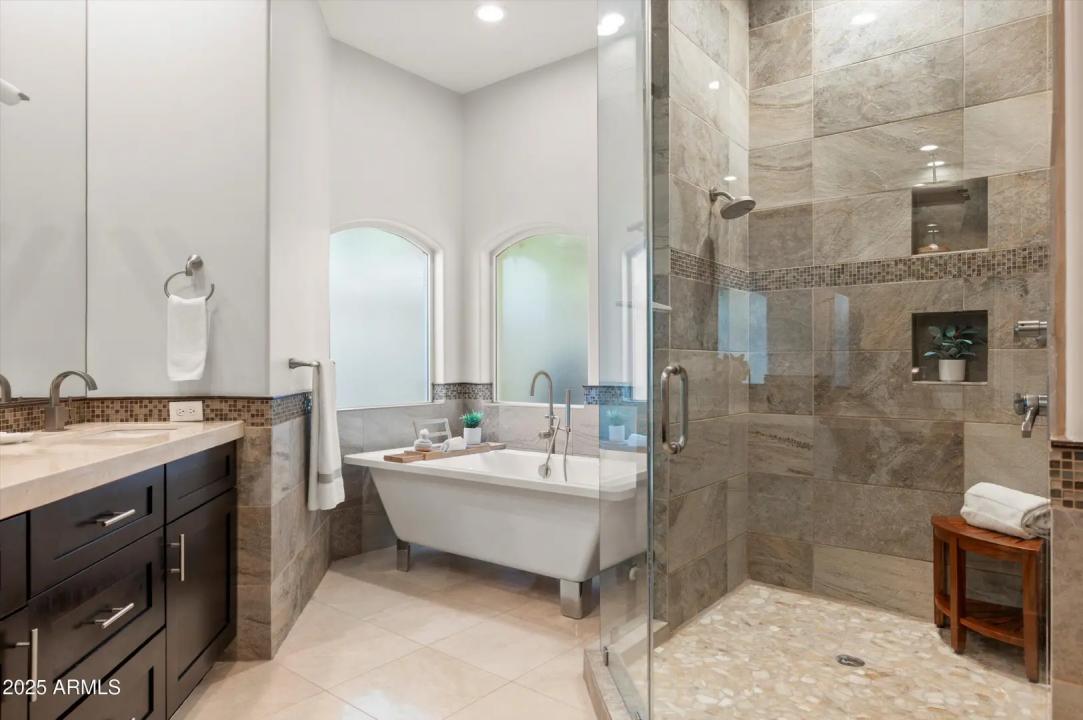 Real Estate Picture 27