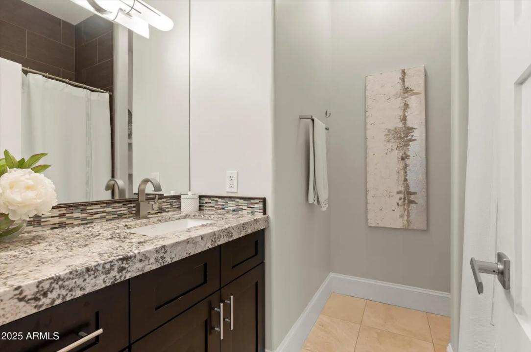 Real Estate Picture 33