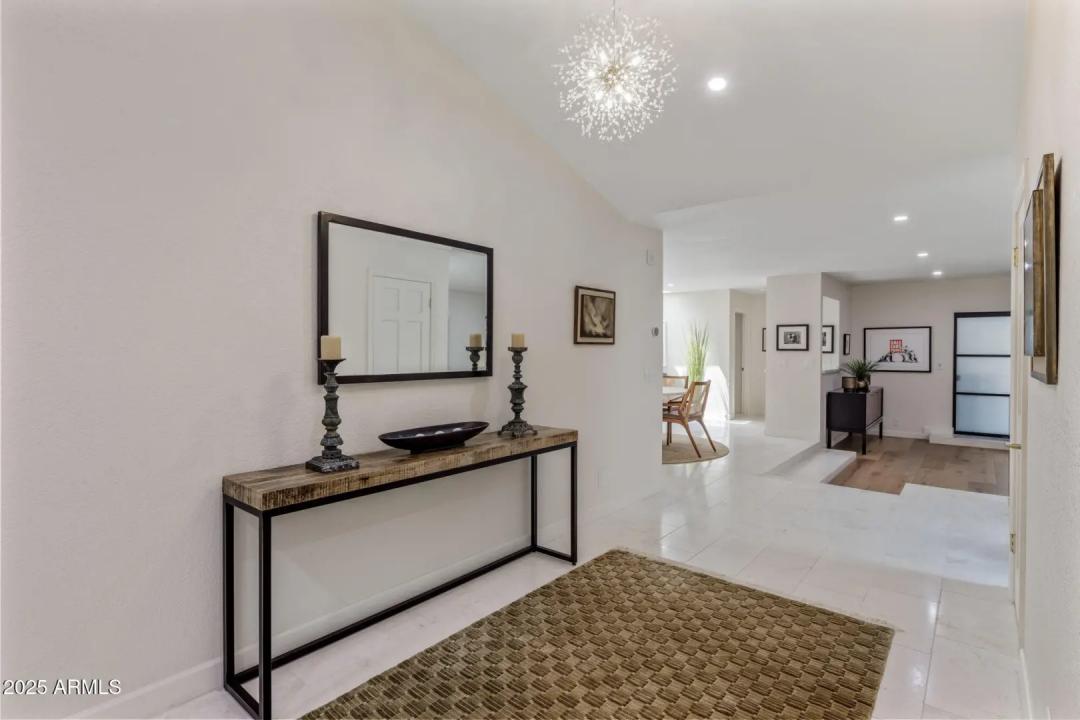 Real Estate Picture 14
