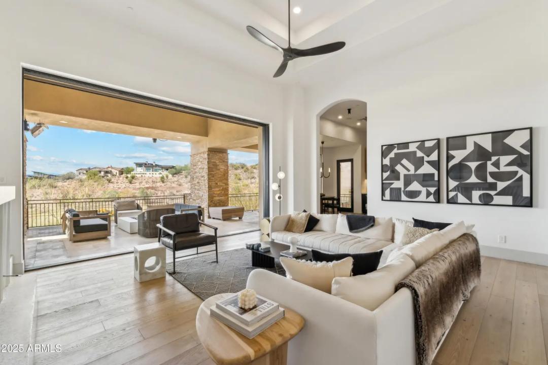 Real Estate Picture 7
