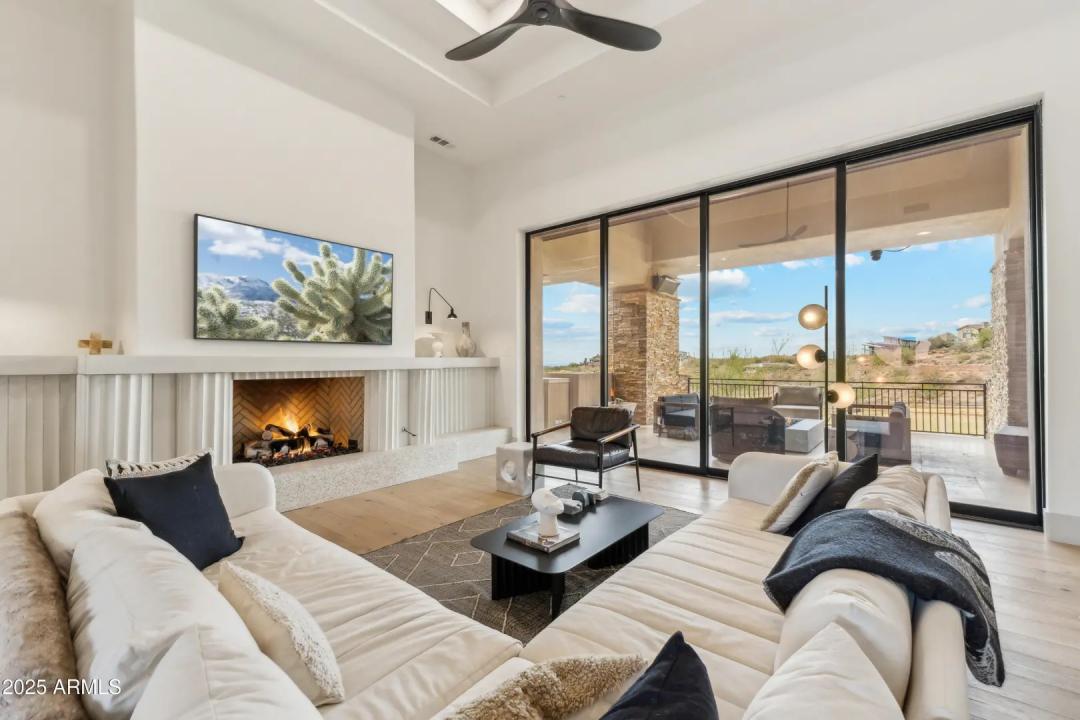 Real Estate Picture 8