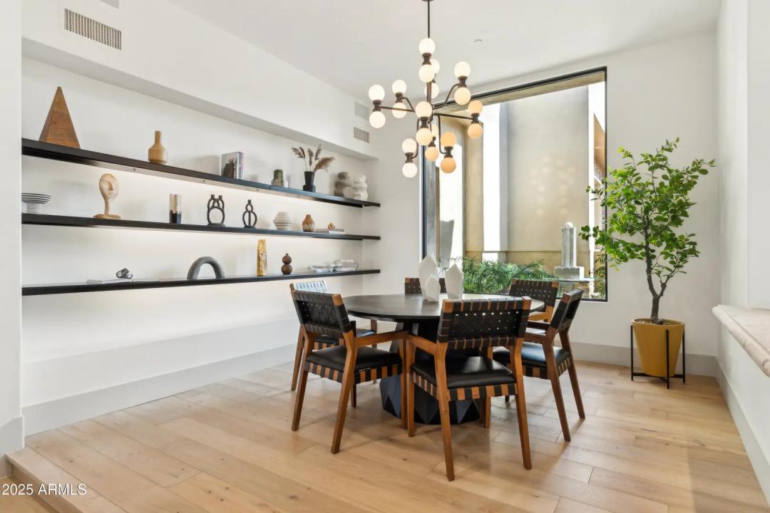 Real Estate Picture 24