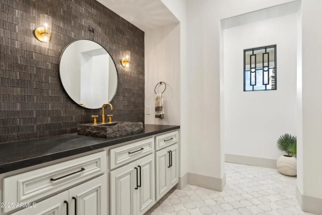 Real Estate Picture 36