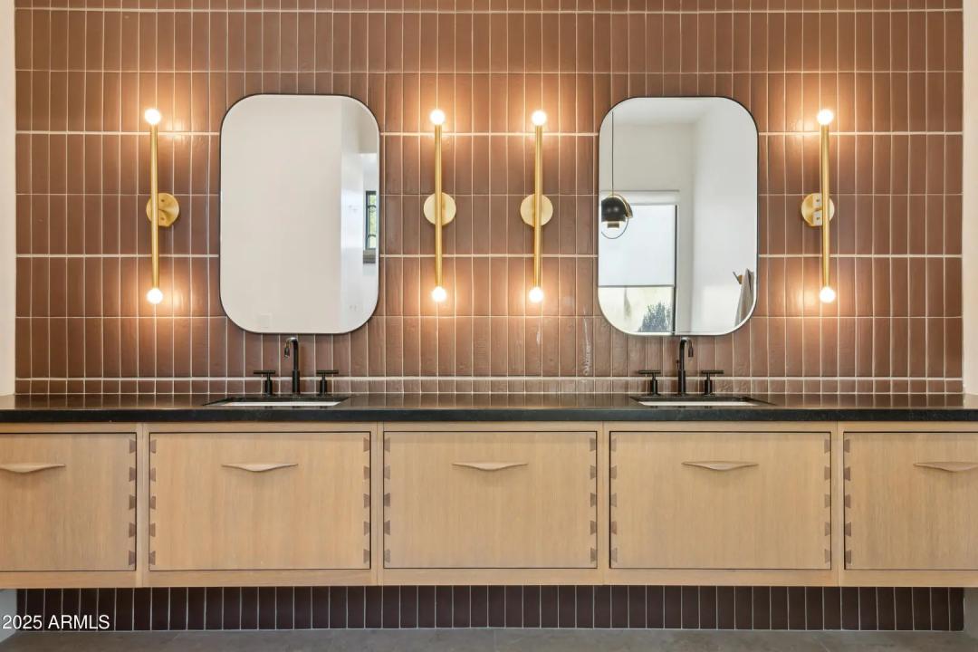 Real Estate Picture 19