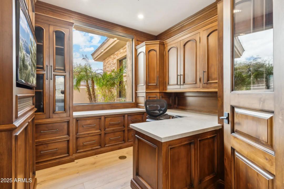 Real Estate Picture 23
