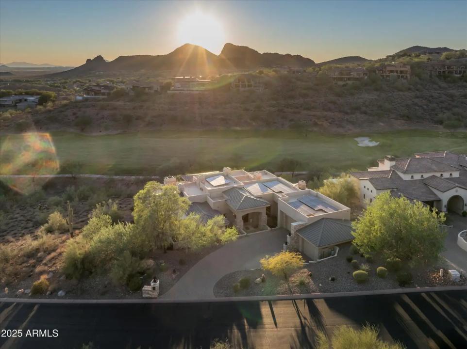 Real Estate Picture 4