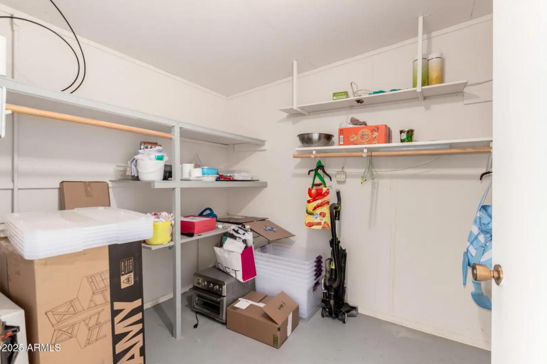 Real Estate Picture 14