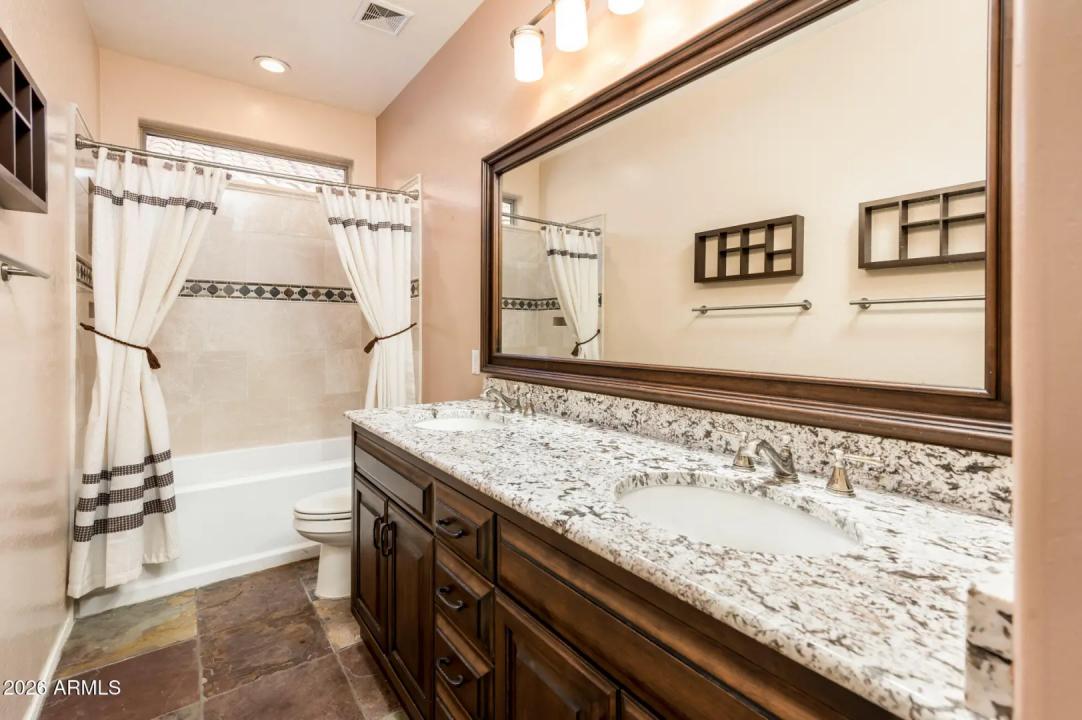 Real Estate Picture 23