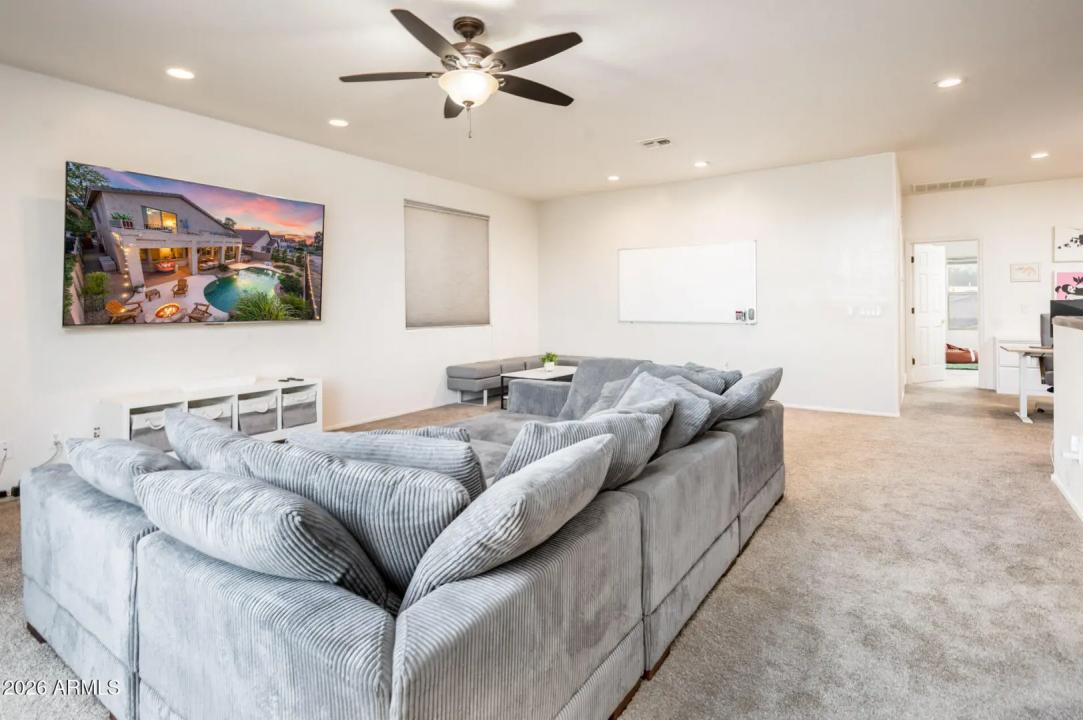 Real Estate Picture 16