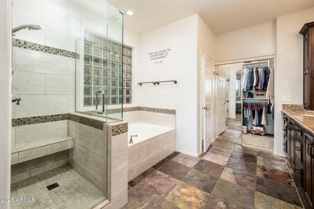 Real Estate Picture 14