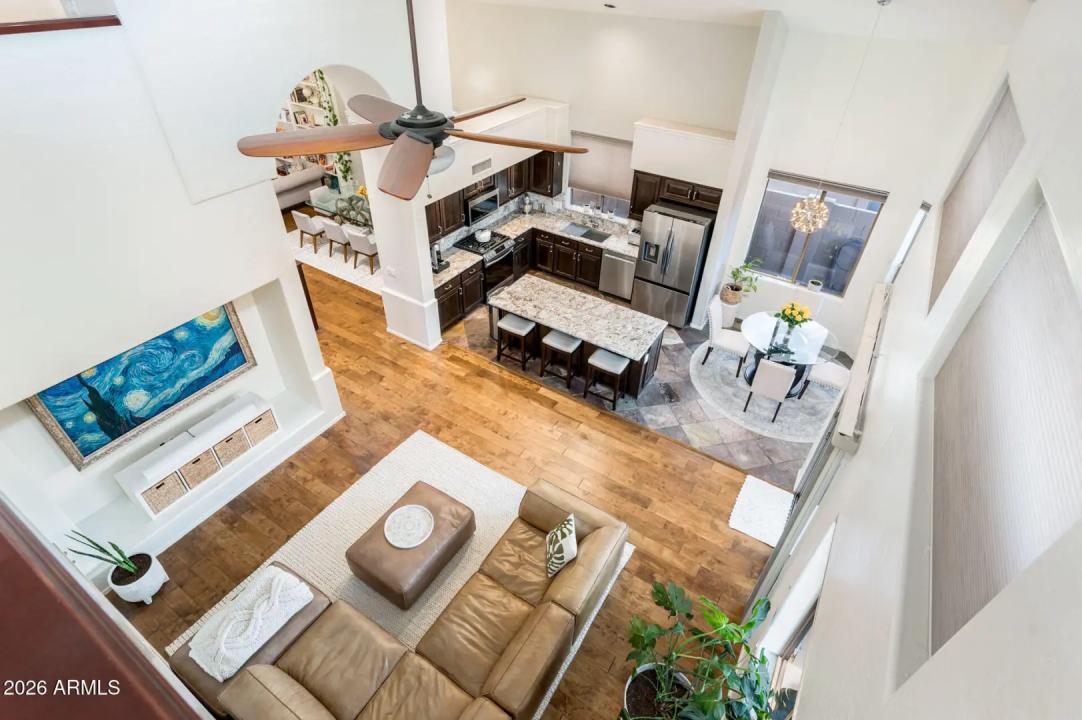 Real Estate Picture 12