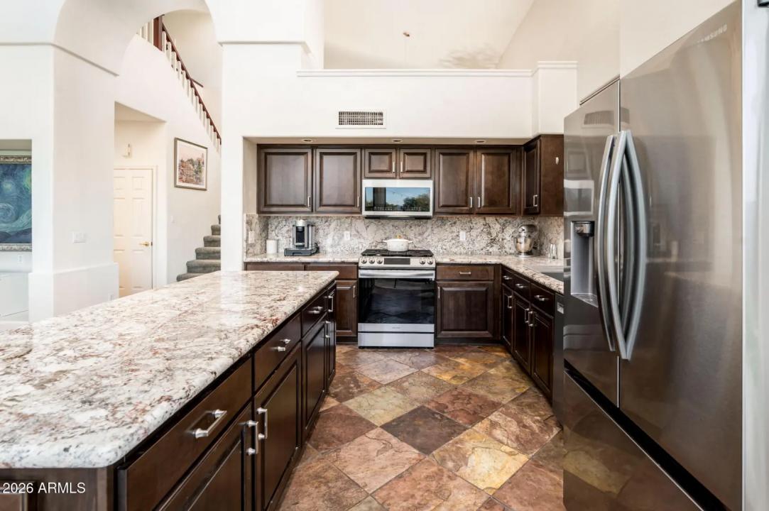 Real Estate Picture 9