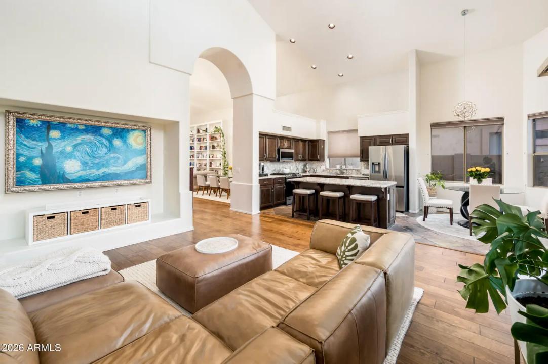 Real Estate Picture 10