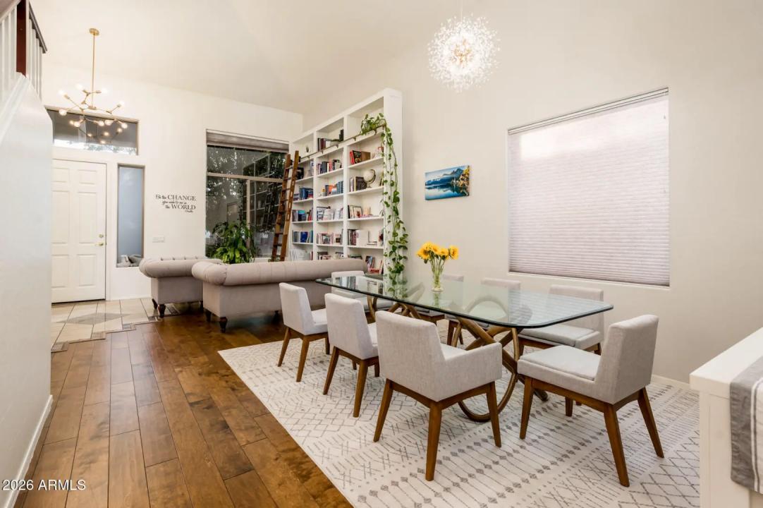 Real Estate Picture 5