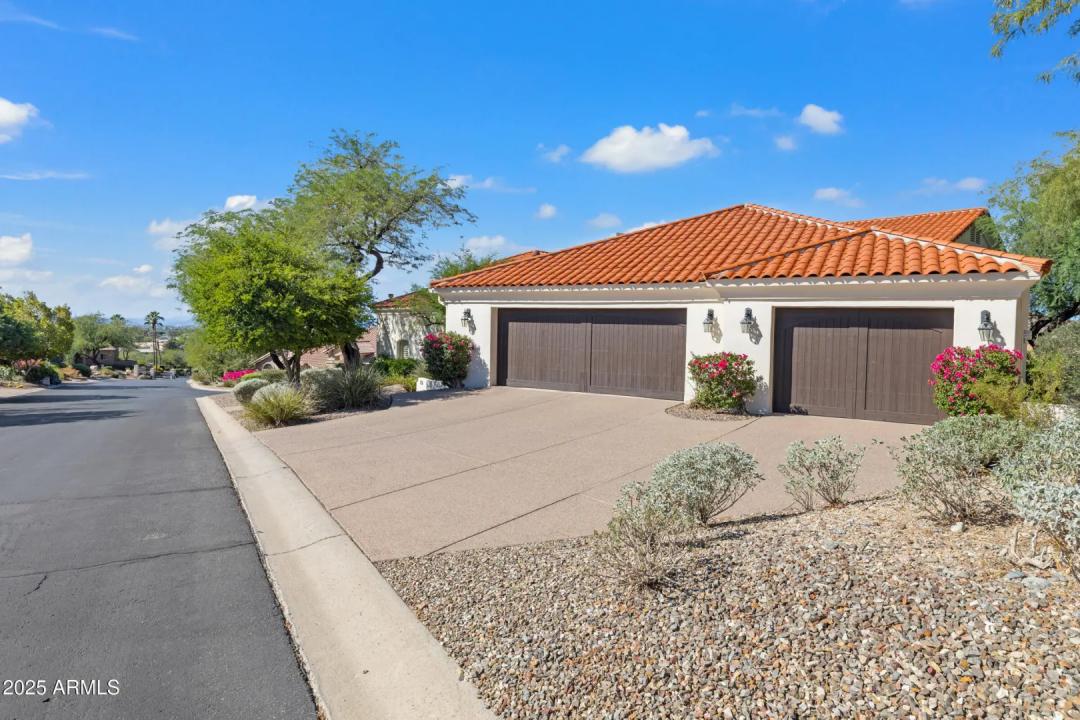 Real Estate Picture 12