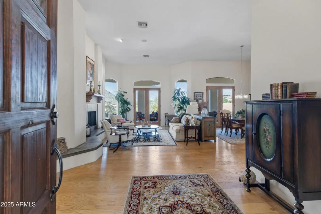 Real Estate Picture 16