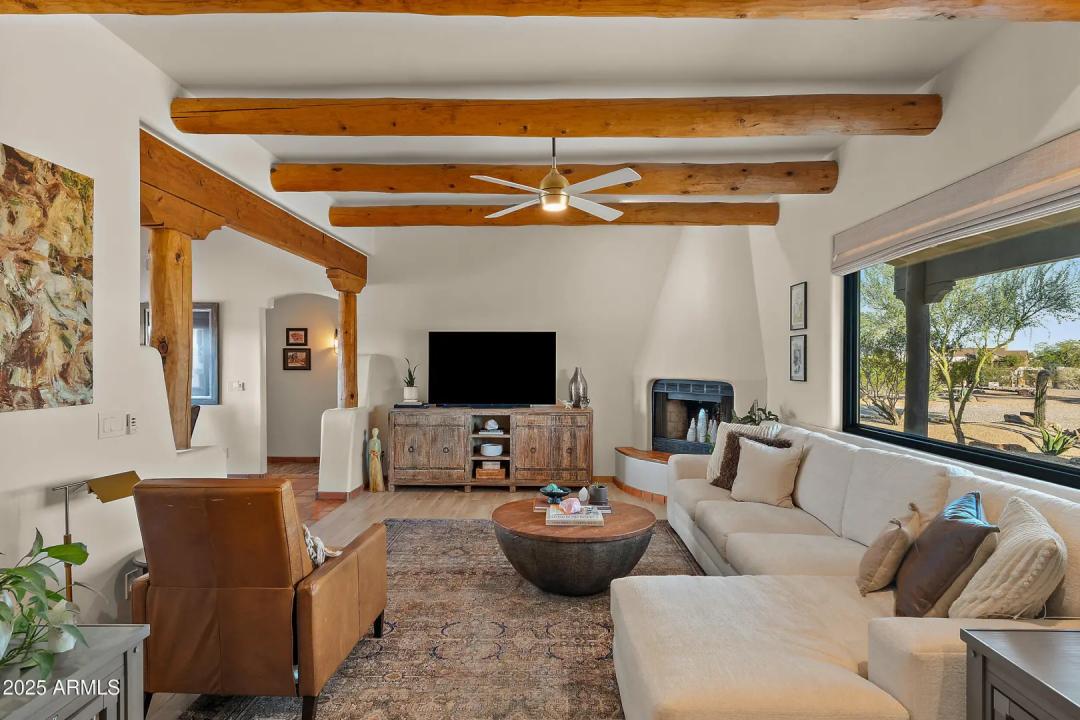 Real Estate Picture 7
